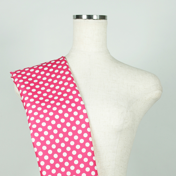 C0659　ピンクべース白水玉柄生地