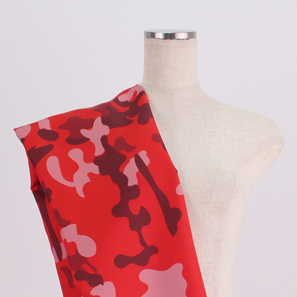 C0273　赤ベース　迷彩柄生地