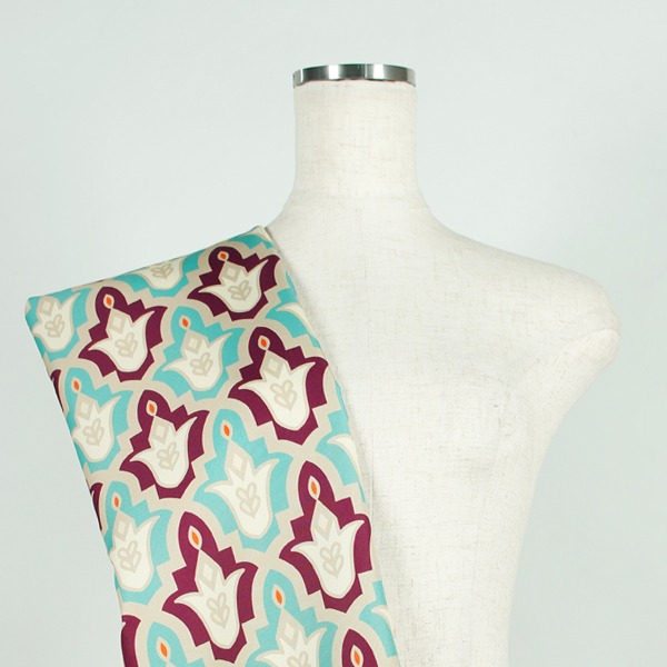 C0666　赤×緑タイル柄生地