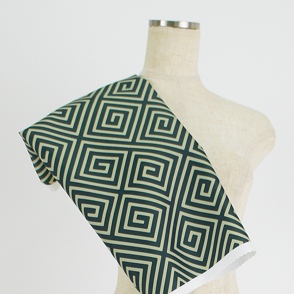 C0364　深緑ベース　雷文柄生地