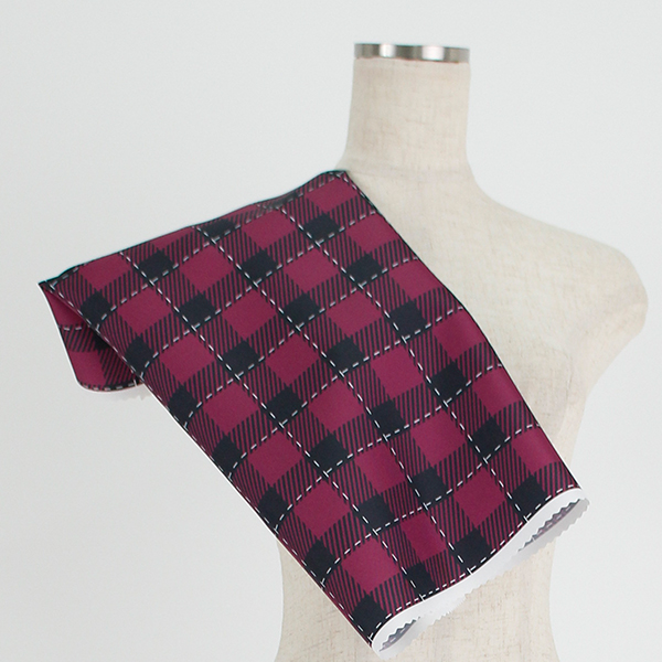 C0366　赤紫ベース　チェック柄生地