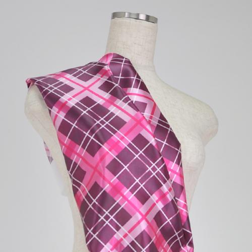 C0041 ピンクベース チェック柄生地