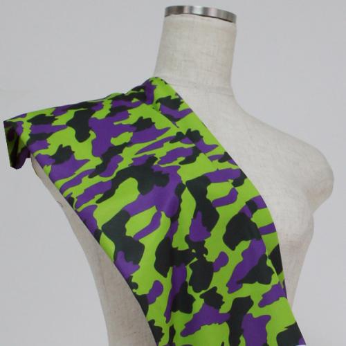 C0124　緑ベース　迷彩柄生地