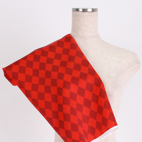C0293　赤　ダイヤ柄生地