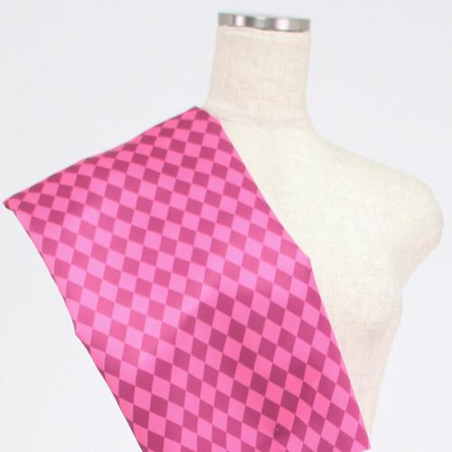 C0143　ピンク　ダイヤ柄生地