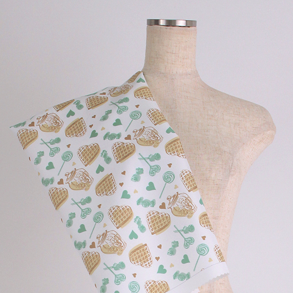 C0314　ブラウンベース　スイーツ柄生地