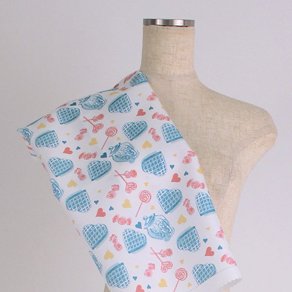 C0316　ブルーベース　スイーツ柄生地