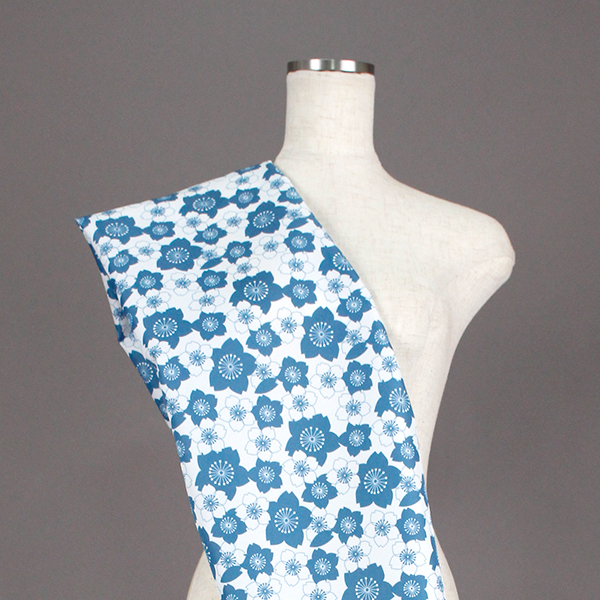 C0415　青①　桜柄生地