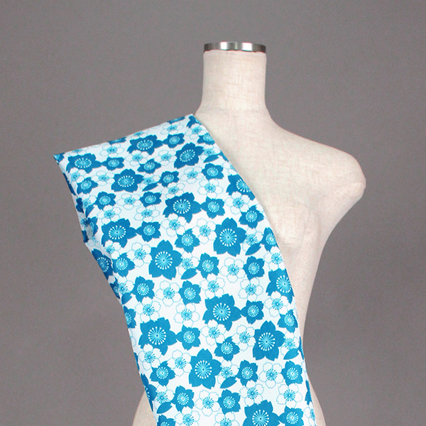 C0437　青②　桜柄生地