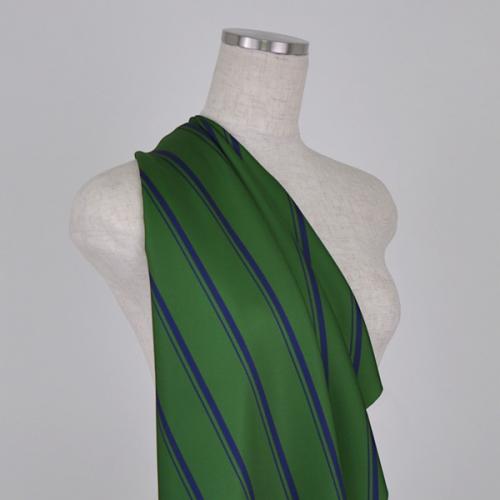 C0020　緑斜め　ストライプ柄生地