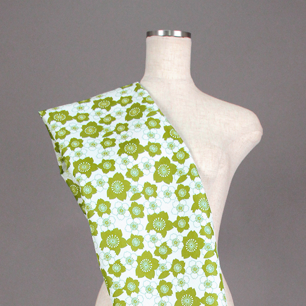 C0438　黄緑　桜柄生地