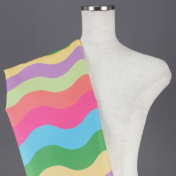 C0465　波線ボーダー柄生地