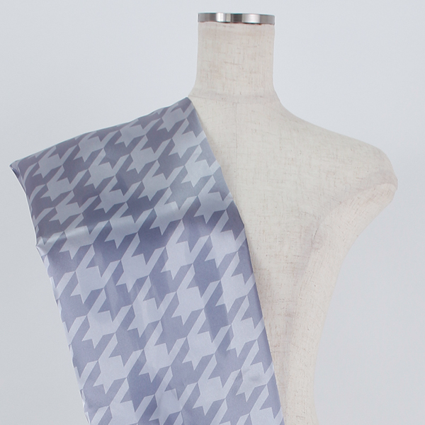 C0466　グレー千鳥格子柄生地