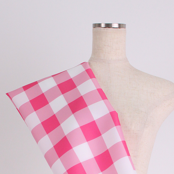 C0323　ピンクチェック柄生地