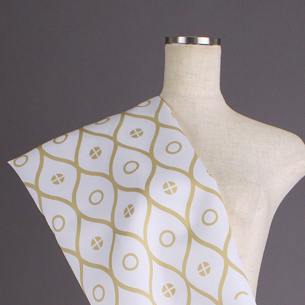 C0328　白×イエローベージュ　幾何学柄生地