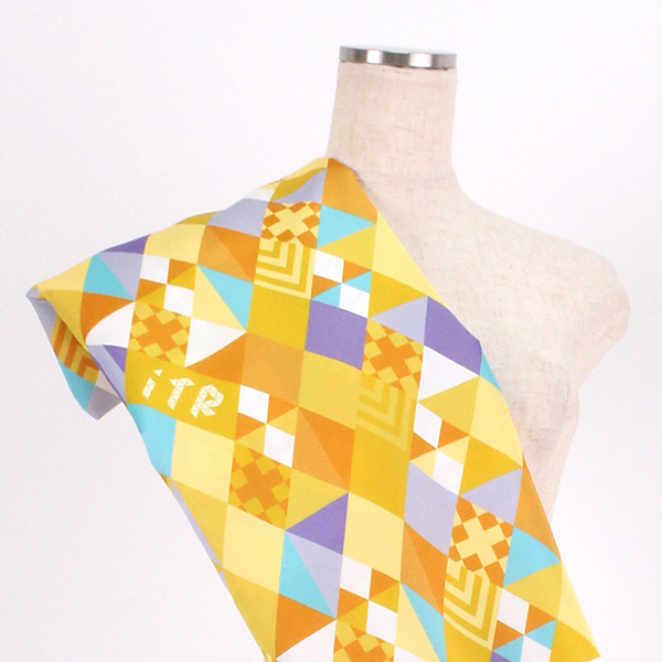 C0250　黄色ベースカラフル　ダイヤ柄生地