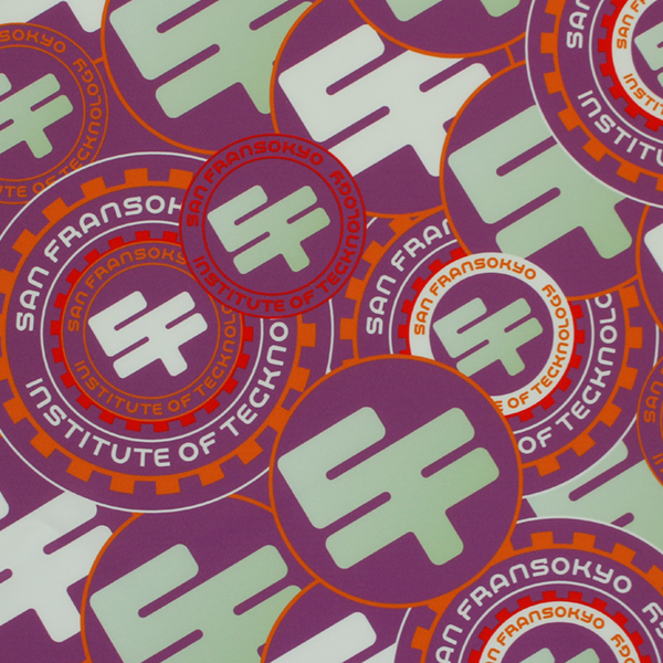 C0571　紫ベースオレンジロゴ柄生地