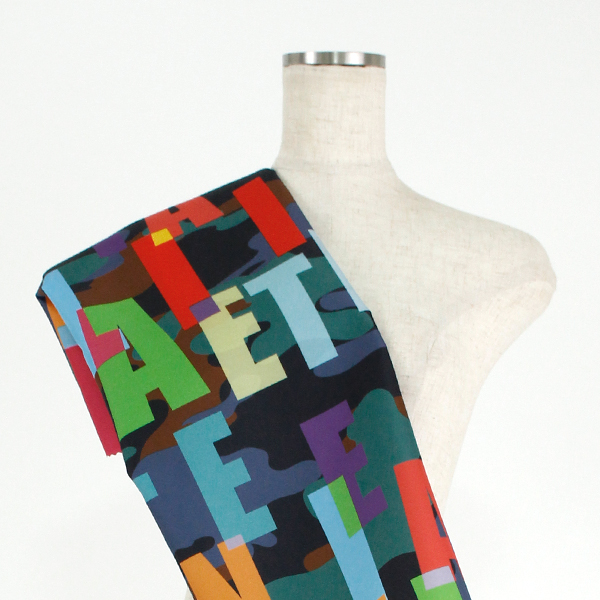 C0393　カラフルアルファベット柄生地