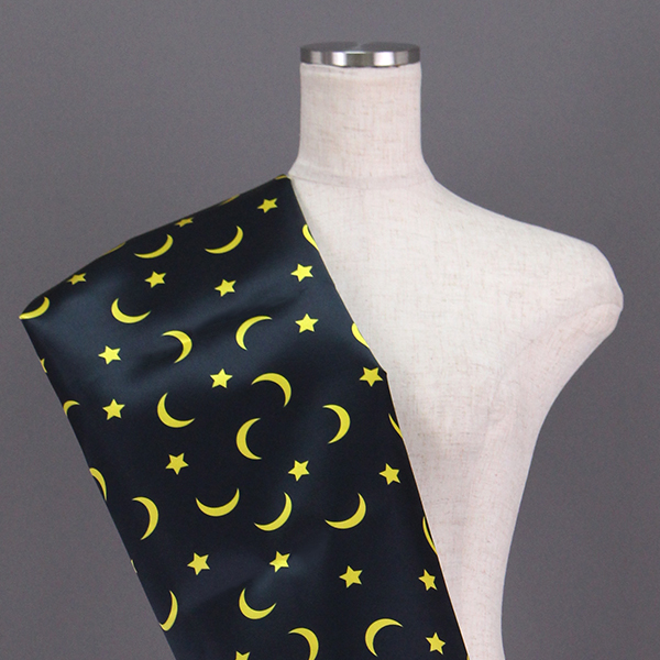 C0251　黒ベース　月と星柄生地