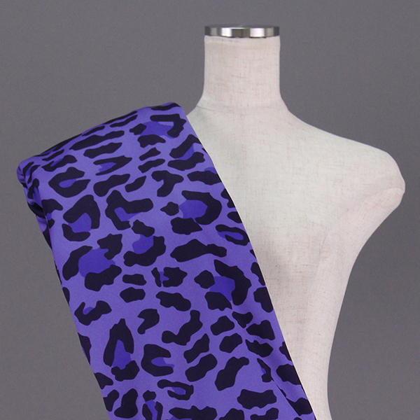 C0252　紫ベース　豹柄生地