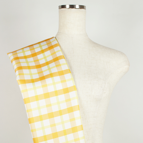 C0596　白ベース黄色チェック柄生地