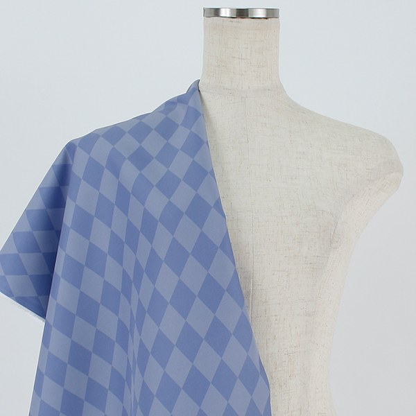 C0478　薄青ダイヤ柄生地