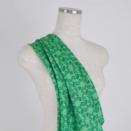 C0035　緑ベース　幾何学模様生地