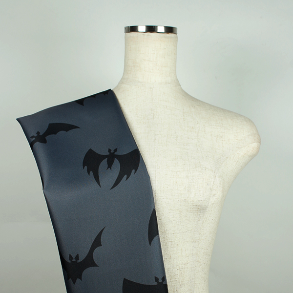 C0601　灰色ベース濃灰色蝙蝠柄生地