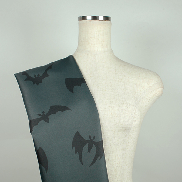 C0602　灰緑ベース薄緑色蝙蝠柄生地