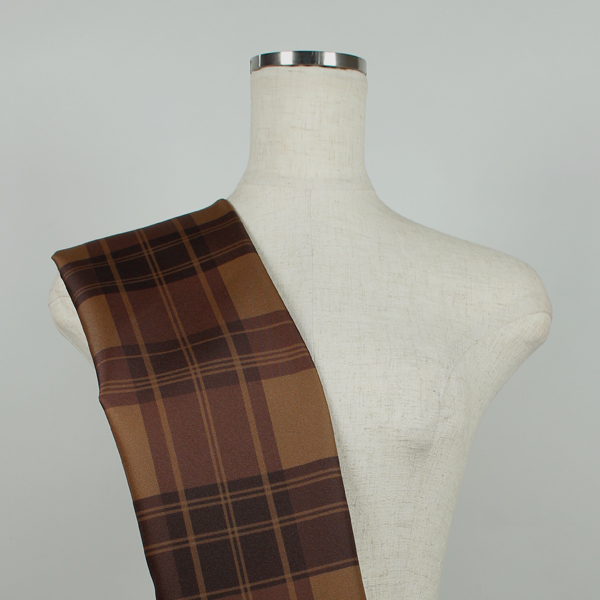 C0619　茶色ベース焦げ茶チェック柄生地