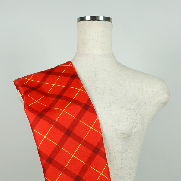 C0627　赤ベース赤×黄色斜めチェック柄生地