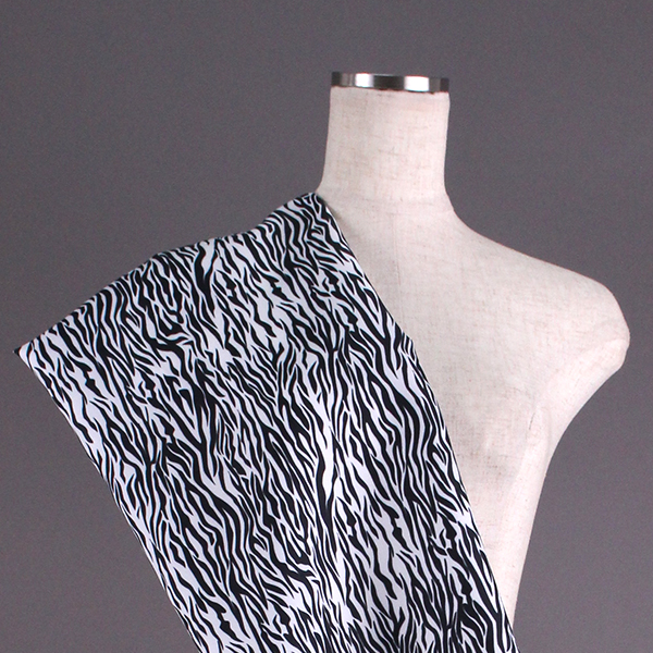 C0264　白黒　ゼブラ柄生地