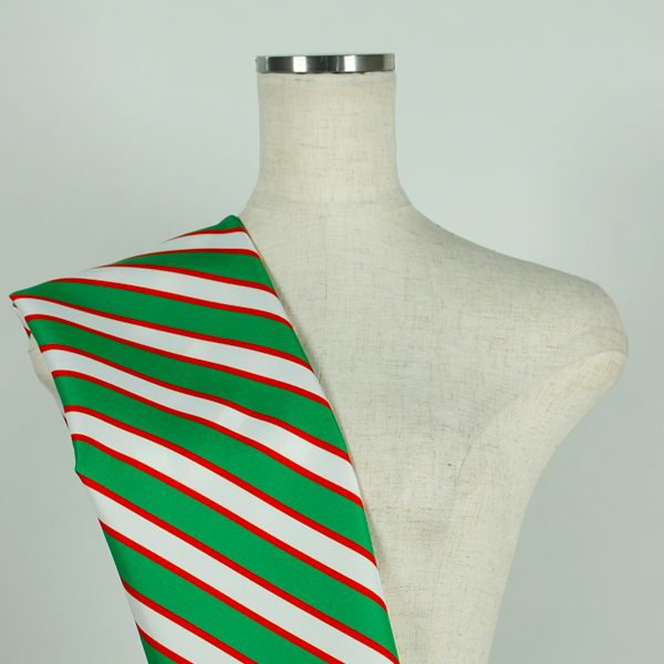 C0639　緑×赤×白斜めストライプ柄生地