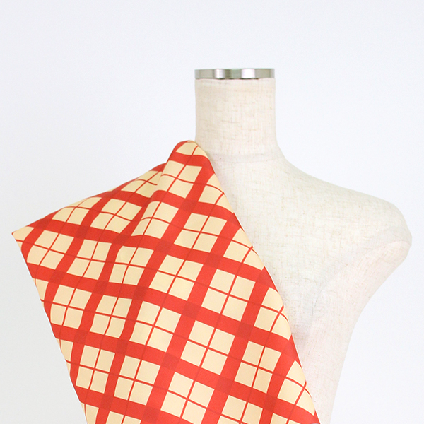 C0218　クリーム×赤　チェック柄生地