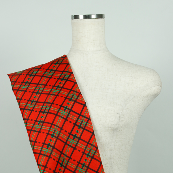 C0654　赤ベース緑斜めチェック柄生地