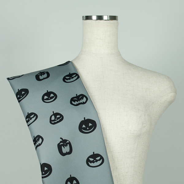 C0657　灰色ベース黒色かぼちゃ柄生地